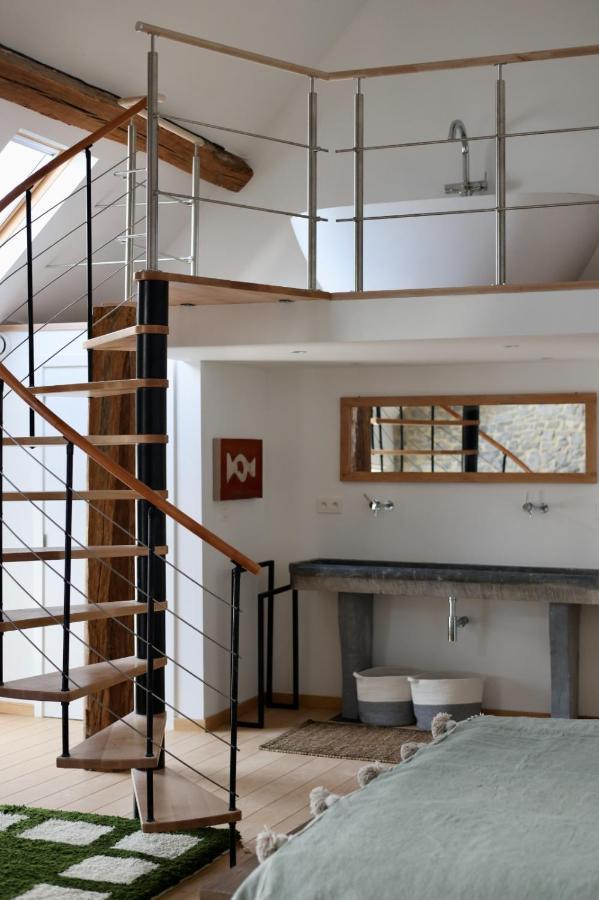 La Ferme De Basseilles Guest House Mozet ภายนอก รูปภาพ